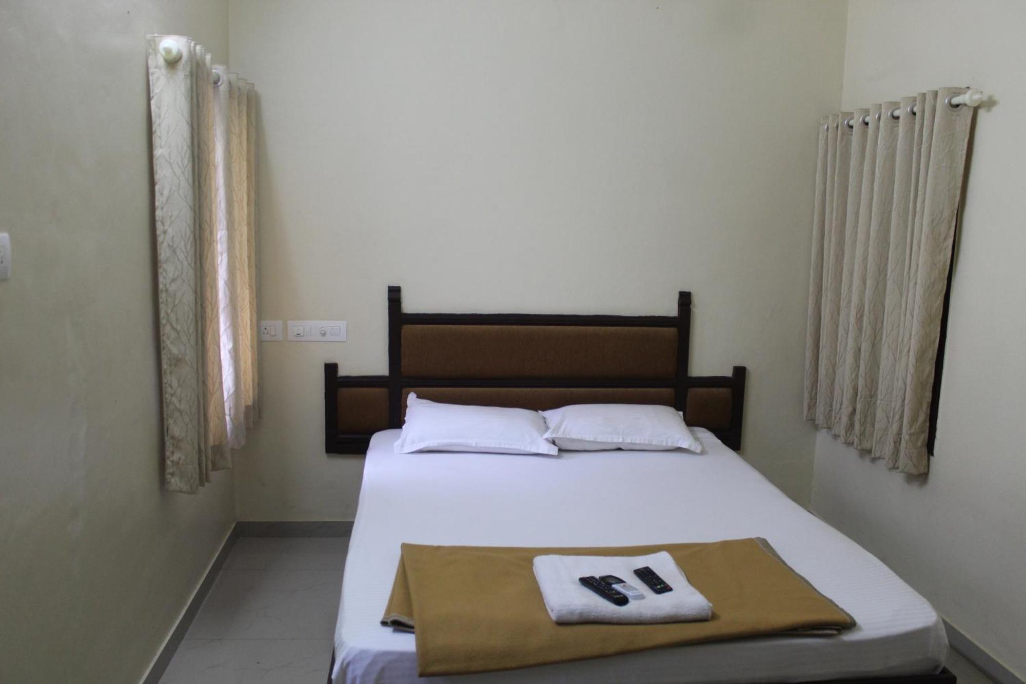 Anna Hotel Thiruvananthapuram Exterior photo