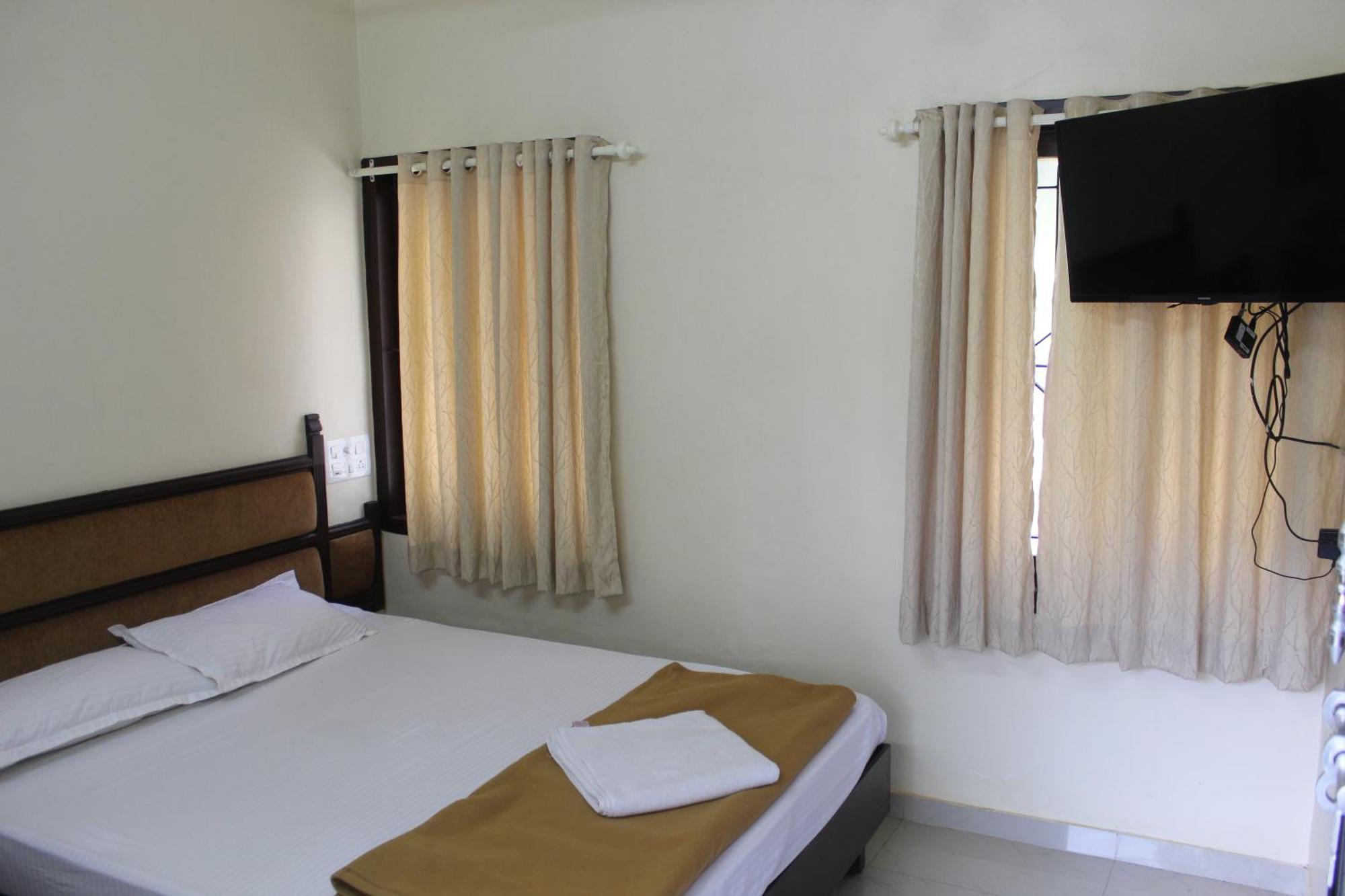 Anna Hotel Thiruvananthapuram Exterior photo