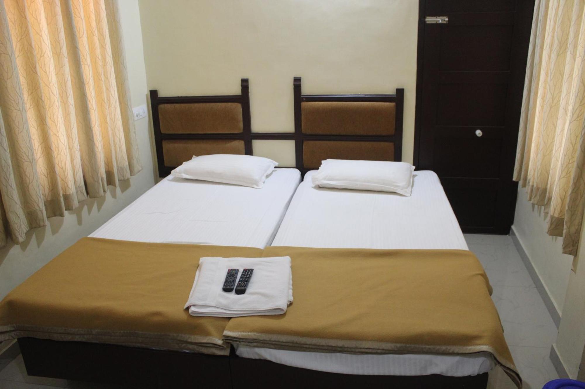 Anna Hotel Thiruvananthapuram Exterior photo