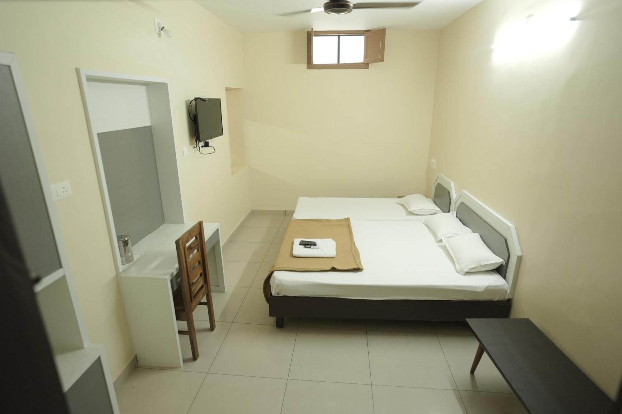 Anna Hotel Thiruvananthapuram Exterior photo